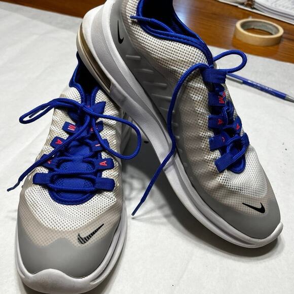 Nike Air, lace up, white with blue, women’s size 9 sneakers - Picture 8 of 8